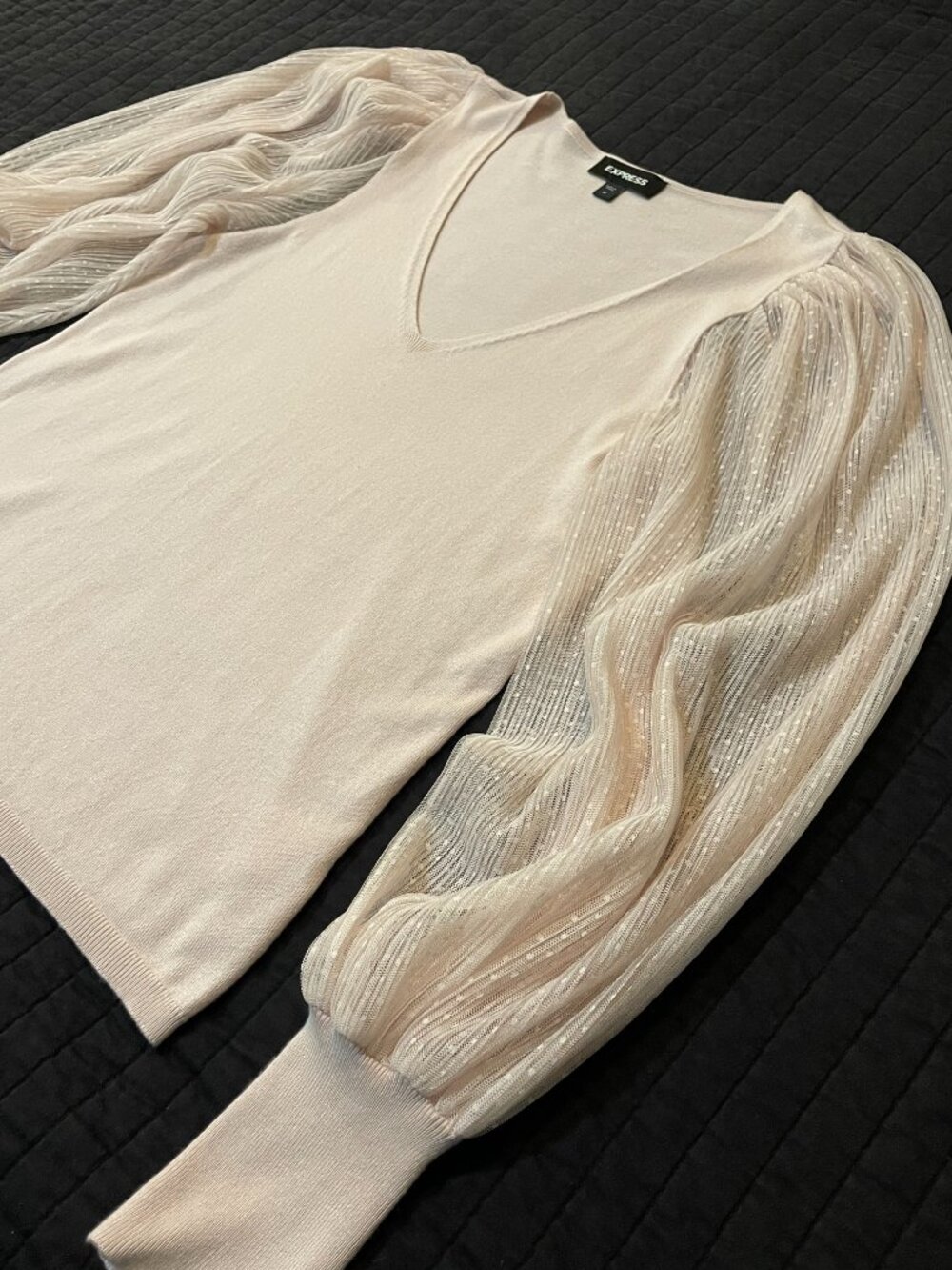 EXPRESS Medium Pale Pink V-Neck Sweater w/Sheer Shimmer PolkaDot Striped Sleeves - Picture 9 of 15